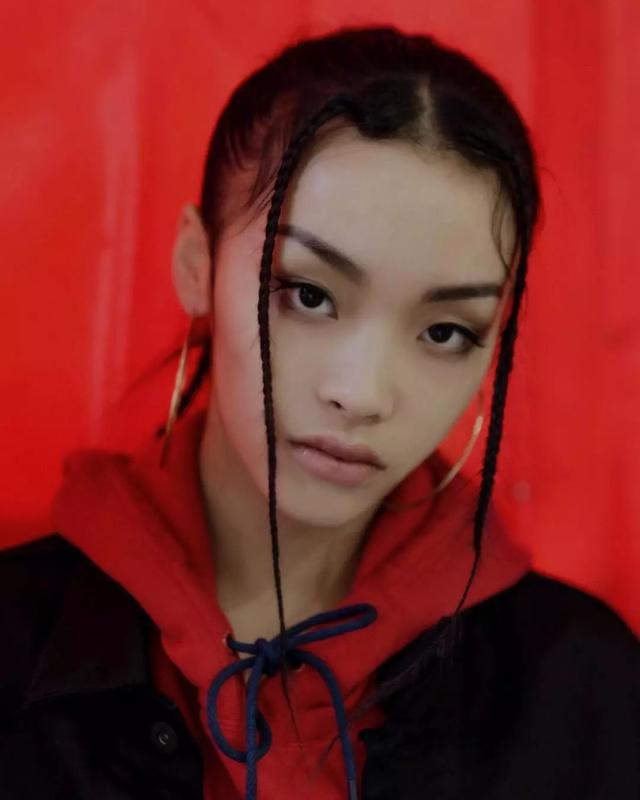 中国大陆女rapper18岁月经，18岁女RAPPER（这届新说唱的女rapper）