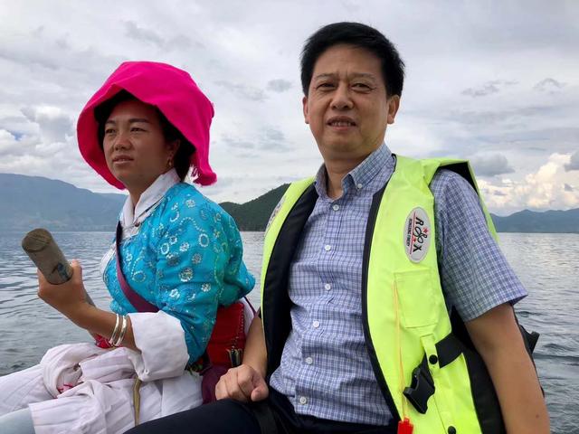 卢沟湖在哪里，泸沽湖旅游路线（泸沽湖位于四川省盐源县与云南省丽江市宁蒗县之间）