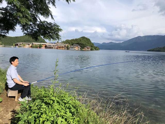 卢沟湖在哪里，泸沽湖旅游路线（泸沽湖位于四川省盐源县与云南省丽江市宁蒗县之间）
