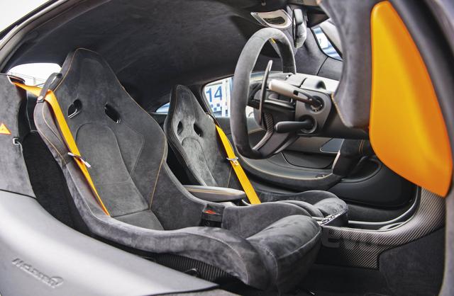 纳帕皮是什么材质，纳帕皮和头层牛皮哪种最好（Nappa、Alcantara不是真皮）