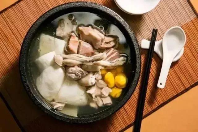 凤眼果怎么剥皮，凤眼果怎么剥皮快（广东人爱吃的果子全身是宝）