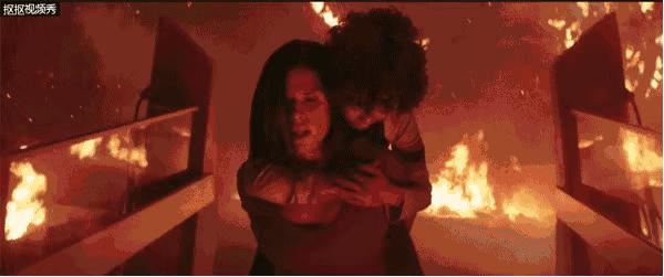 摩天营救香港明珠塔多高，香港摩天大楼明珠塔（《摩天营救》里的珍珠塔圆了多少人的“天堂梦”）