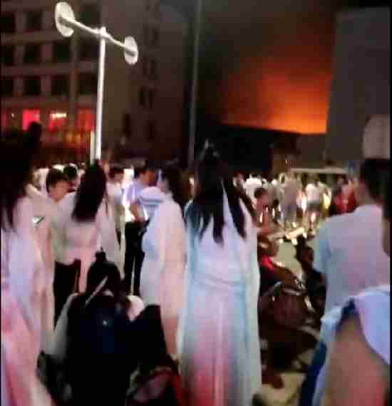 田一彤成毅在一起了，田一彤（“最美穆念慈”《陈情令》强行加戏）