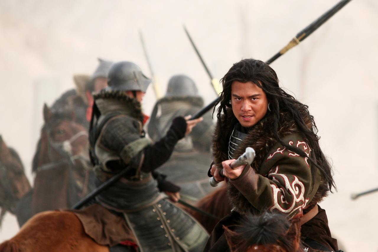 《见龙卸甲》图集,影片虽挂"三国"之名,但与史实无关,天王老矣