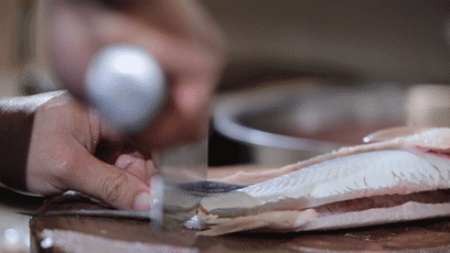 煎炸鲮鱼的做法，炸鳊鱼的做法大全（这个顺德厨师宁愿不做也不换别的食材）