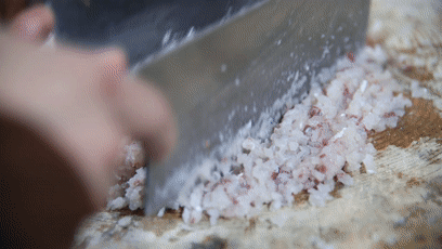 煎炸鲮鱼的做法，炸鳊鱼的做法大全（这个顺德厨师宁愿不做也不换别的食材）