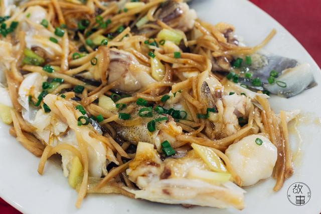 煎炸鲮鱼的做法，炸鳊鱼的做法大全（这个顺德厨师宁愿不做也不换别的食材）