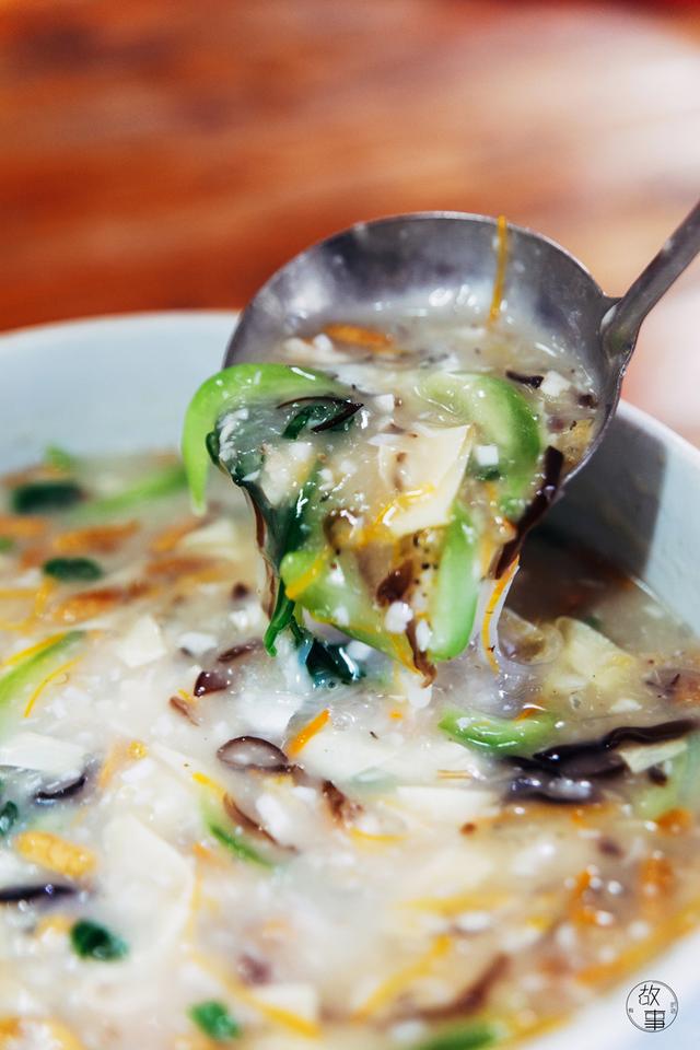 煎炸鲮鱼的做法，炸鳊鱼的做法大全（这个顺德厨师宁愿不做也不换别的食材）