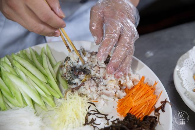 煎炸鲮鱼的做法，炸鳊鱼的做法大全（这个顺德厨师宁愿不做也不换别的食材）