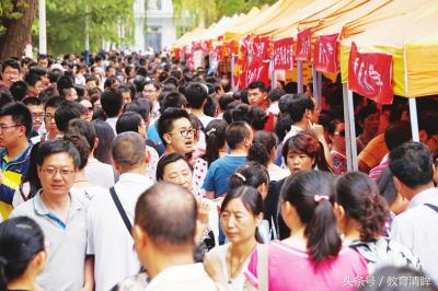 张家港沙洲工学院（江苏的这三所本一院校分数不高）