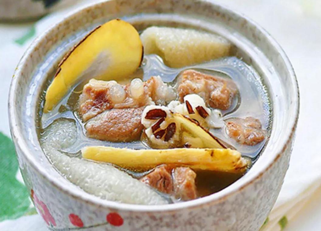 原料:冬瓜,干贝,竹荪,瘦肉,鸡蛋,小葱做法:1.