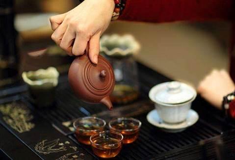 膳魔师保温杯可以泡茶吗，虎牌保温杯为什么比膳魔师贵（记住，这样泡茶等于自杀！）