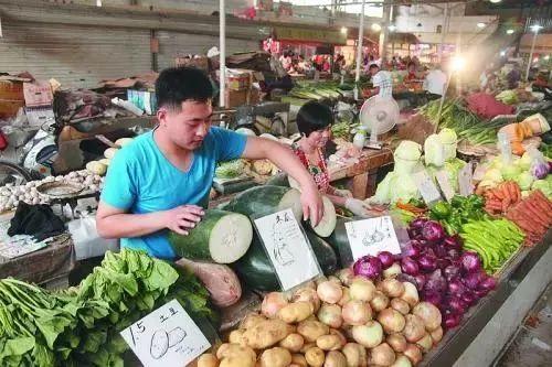 凤眼果怎么剥皮，凤眼果怎么剥皮快（广东人爱吃的果子全身是宝）
