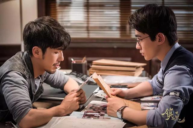 关于镇魂系列的动漫图片大全  居老师的眼神感觉会说话，镇魂图片动漫唯美（北老师和居老师终于红了）