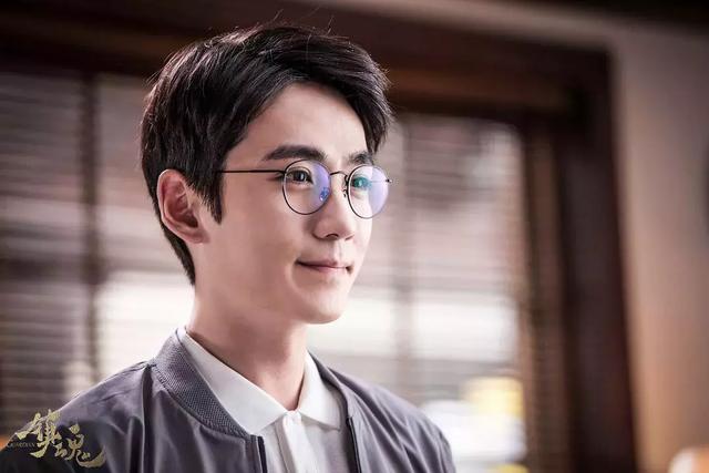 关于镇魂系列的动漫图片大全  居老师的眼神感觉会说话，镇魂图片动漫唯美（北老师和居老师终于红了）