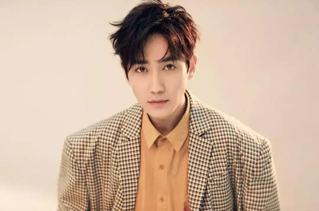 关于镇魂系列的动漫图片大全  居老师的眼神感觉会说话，镇魂图片动漫唯美（北老师和居老师终于红了）