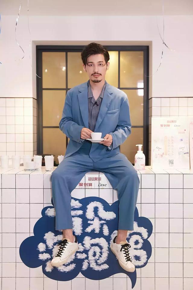 关于镇魂系列的动漫图片大全  居老师的眼神感觉会说话，镇魂图片动漫唯美（北老师和居老师终于红了）