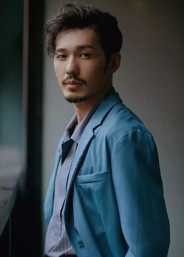 关于镇魂系列的动漫图片大全  居老师的眼神感觉会说话，镇魂图片动漫唯美（北老师和居老师终于红了）