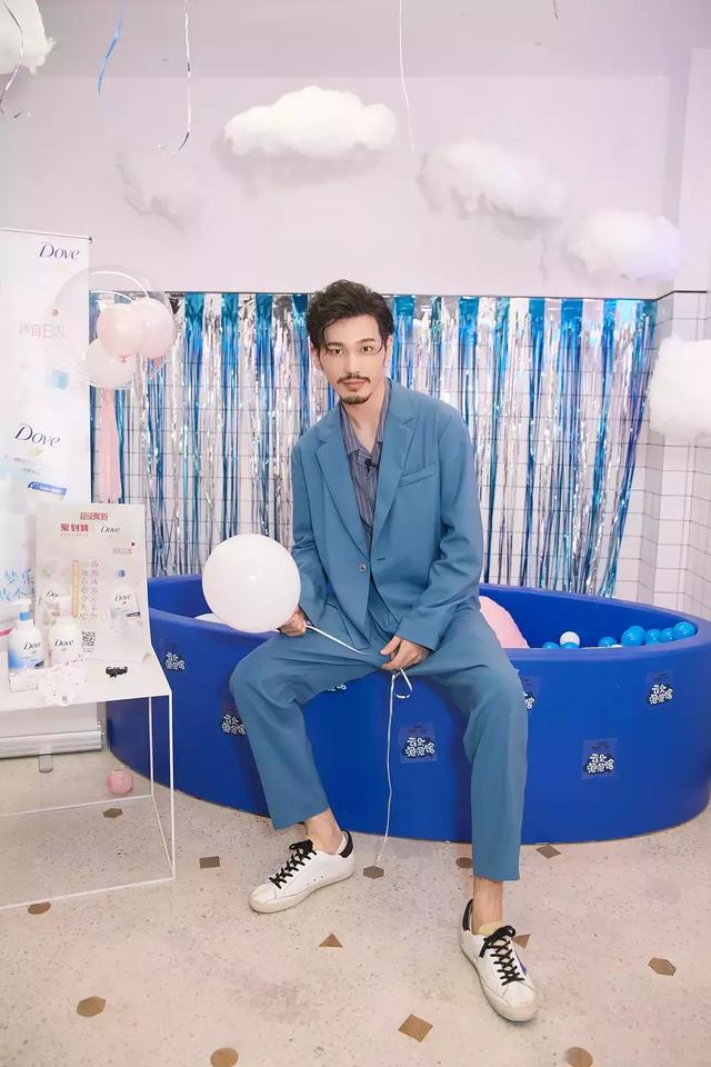 关于镇魂系列的动漫图片大全  居老师的眼神感觉会说话，镇魂图片动漫唯美（北老师和居老师终于红了）