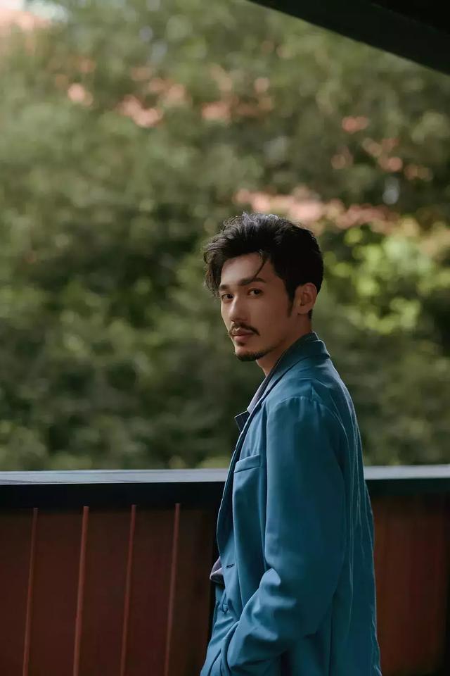 关于镇魂系列的动漫图片大全  居老师的眼神感觉会说话，镇魂图片动漫唯美（北老师和居老师终于红了）