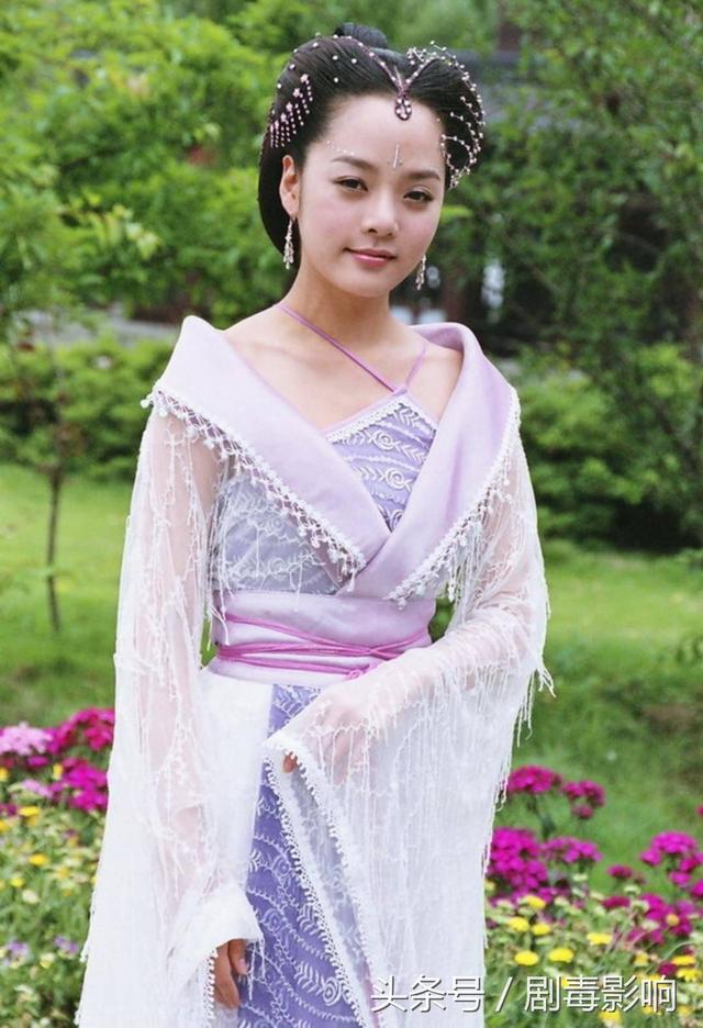 蔡琳整容前后，蔡琳整容了哪里（她因改变一个部位而走红）