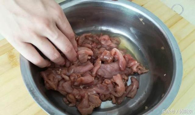 川味水煮肉片主要材料，正宗川味水煮肉片的家常做法