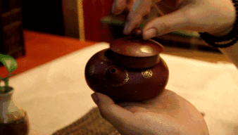 什么是紫砂壶包浆，什么紫砂壶包浆快（紫砂壶的包浆到底是个啥）