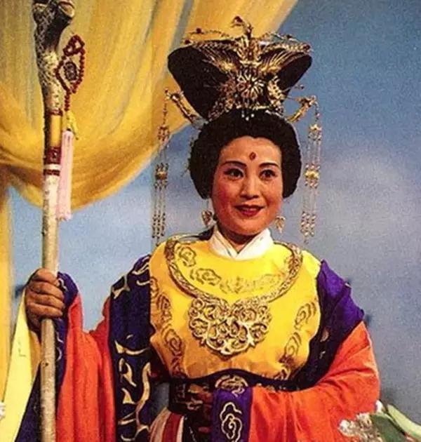 王母娘娘为什么总是开蟠桃会，王母娘娘开蟠桃大会（王母娘娘的真名叫什么）