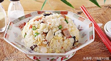 孜然羊肉炒饭茄的做法，孜然羊肉炒饭茄的做法视频（教你20种香喷喷的炒饭做法）