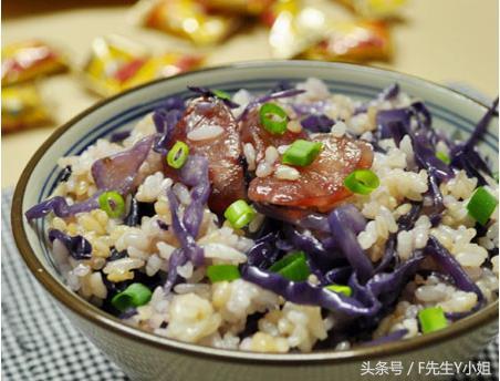 孜然羊肉炒饭茄的做法，孜然羊肉炒饭茄的做法视频（教你20种香喷喷的炒饭做法）