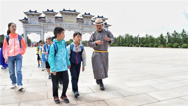 成吉思汗陵简介，成吉思汗陵简介视频（世界唯一保留祭祀文化最完整的地方）