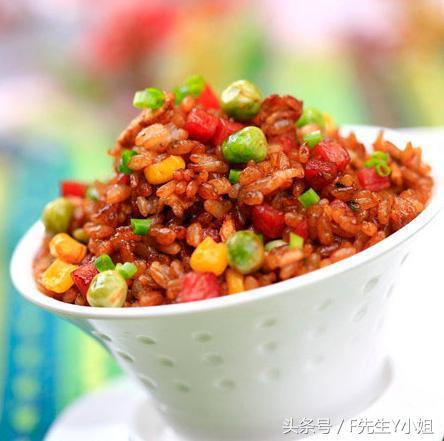 孜然羊肉炒饭茄的做法，孜然羊肉炒饭茄的做法视频（教你20种香喷喷的炒饭做法）