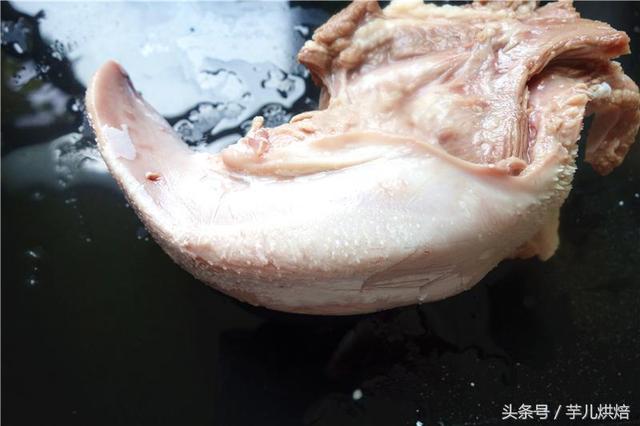 凉拌猪舌头的做法，凉拌猪舌头的做法图解（几步做出香而不腻的凉拌猪舌）