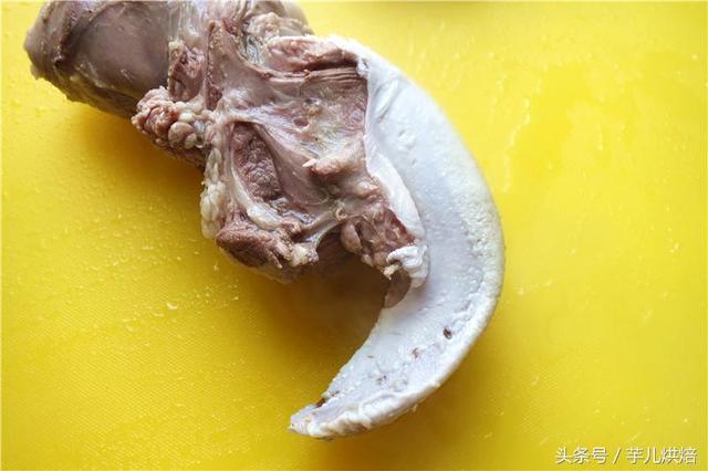 凉拌猪舌头的做法，凉拌猪舌头的做法图解（几步做出香而不腻的凉拌猪舌）