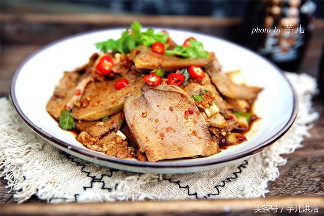 凉拌猪舌头的做法，凉拌猪舌头的做法图解（几步做出香而不腻的凉拌猪舌）