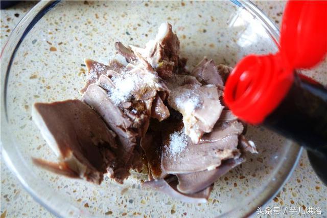 凉拌猪舌头的做法，凉拌猪舌头的做法图解（几步做出香而不腻的凉拌猪舌）