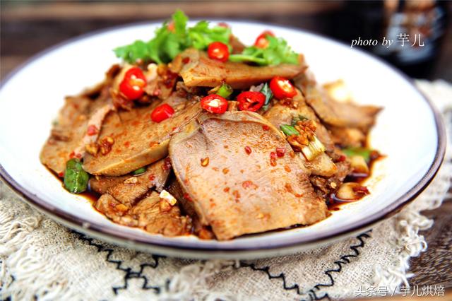 凉拌猪舌头的做法，凉拌猪舌头的做法图解（几步做出香而不腻的凉拌猪舌）