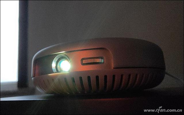 暴风影音怎样旋转视频，暴风影音画面怎么旋转（微型投影中的实力派）