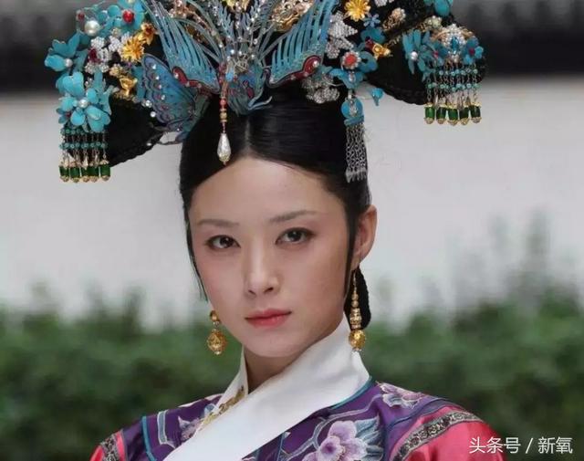 黑莲花是什么意思，黑莲花是什么意思 网络流行语（她是如何凭一张“黑莲花脸”出奇制胜的）