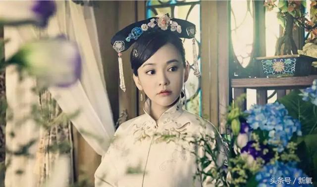 黑莲花是什么意思，黑莲花是什么意思 网络流行语（她是如何凭一张“黑莲花脸”出奇制胜的）