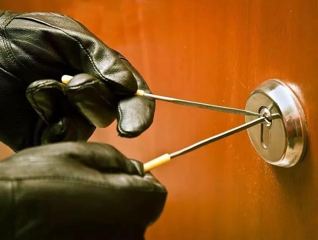 梦见偷东西什么意思，梦见偷东西什么意思是不是怀孕了（梦见自家店被盗被惊醒）