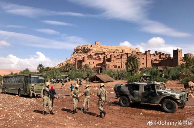 黄景瑜15条微博是表白，黄景瑜被黑仍很火（黄景瑜上线14分钟发图15张）