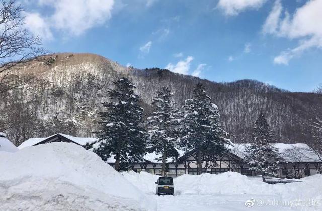 黄景瑜15条微博是表白，黄景瑜被黑仍很火（黄景瑜上线14分钟发图15张）