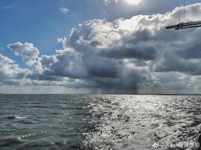 黄景瑜15条微博是表白，黄景瑜被黑仍很火（黄景瑜上线14分钟发图15张）