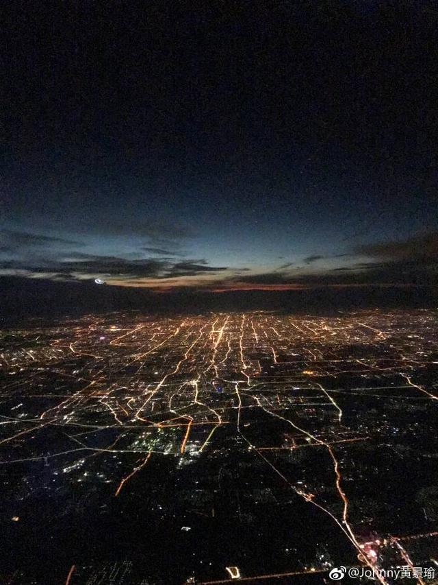 黄景瑜15条微博是表白，黄景瑜被黑仍很火（黄景瑜上线14分钟发图15张）