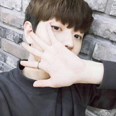 超好看的男生头像，超好看的男生头像动漫（最好看的男生微信头像图片）