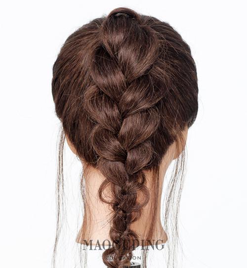 蝴蝶结头发怎么扎，怎么扎蝴蝶结头发（自己扎的丸子头总少点感觉）