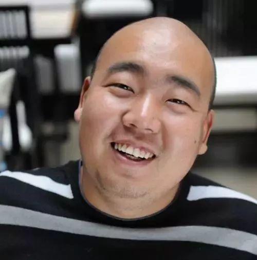 余秀华最好的十首诗，余秀华描写性的诗（小宽，问你点事）