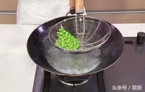 青豆怎么炒，青豆怎么炒好吃（大厨手把手教你肉末炒青豆）