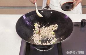 青豆怎么炒，青豆怎么炒好吃（大厨手把手教你肉末炒青豆）